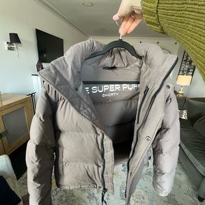 The Super Puff Shorty Size S: Modern Taupe color